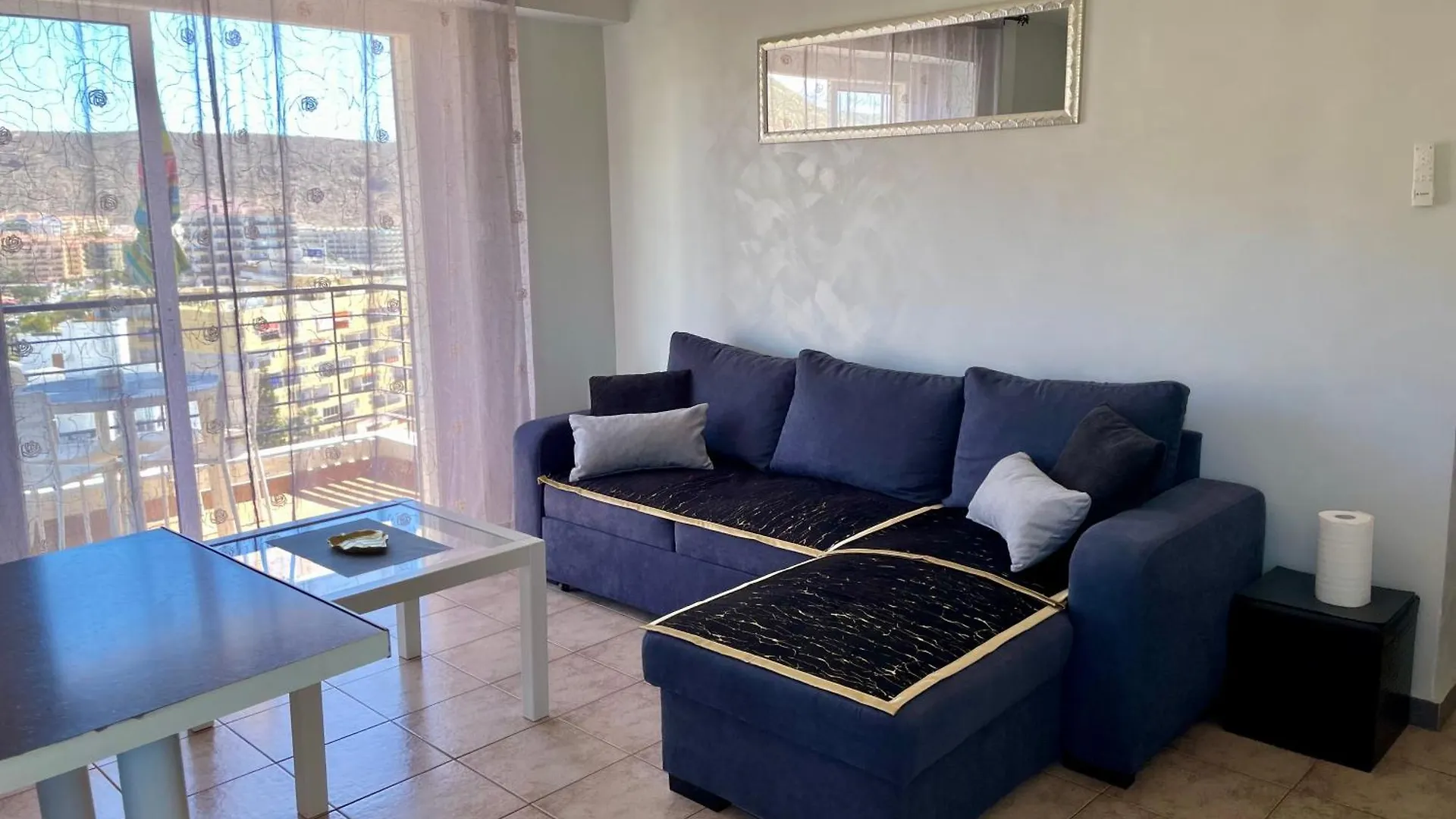 First Line, Upscale Apartment Los Cristianos! Free Parking Arona